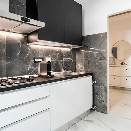 Apartment Luxury Steps From Sea Genoa